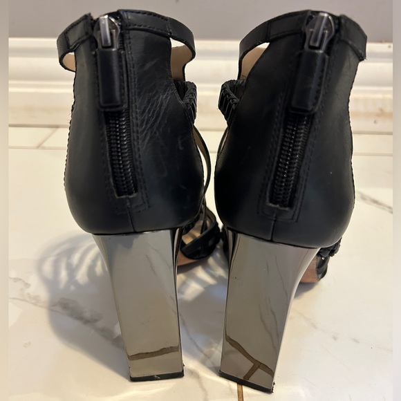 BCBGMaxAzria Black Shoes Sz 8.5 - Picture 4 of 11